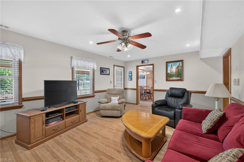 Photo 15 of 37 residential for sale in Virginia Beach virginia