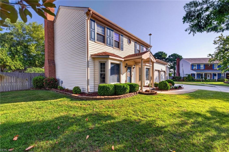 Photo 3 of 37 residential for sale in Virginia Beach virginia