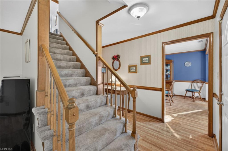 Photo 4 of 37 residential for sale in Virginia Beach virginia