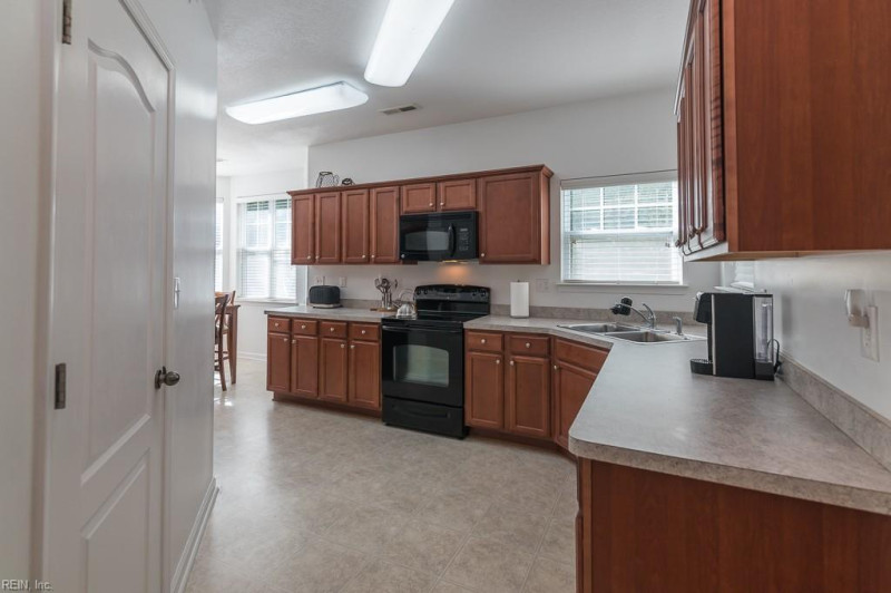 Photo 11 of 50 residential for sale in Newport News virginia