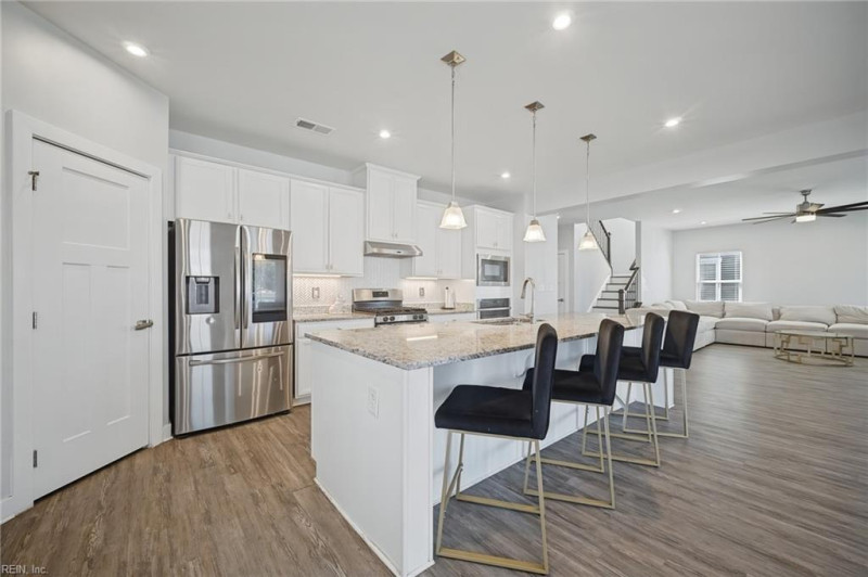Photo 13 of 48 residential for sale in Chesapeake virginia