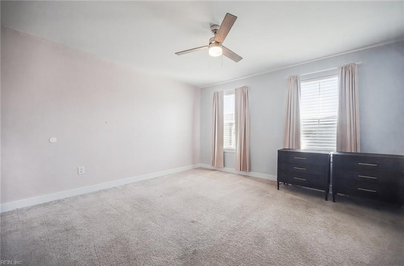 Photo 25 of 48 residential for sale in Chesapeake virginia