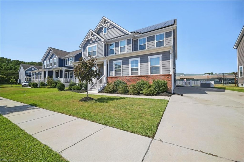 Photo 4 of 48 residential for sale in Chesapeake virginia