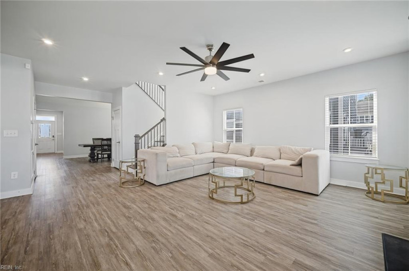 Photo 8 of 48 residential for sale in Chesapeake virginia