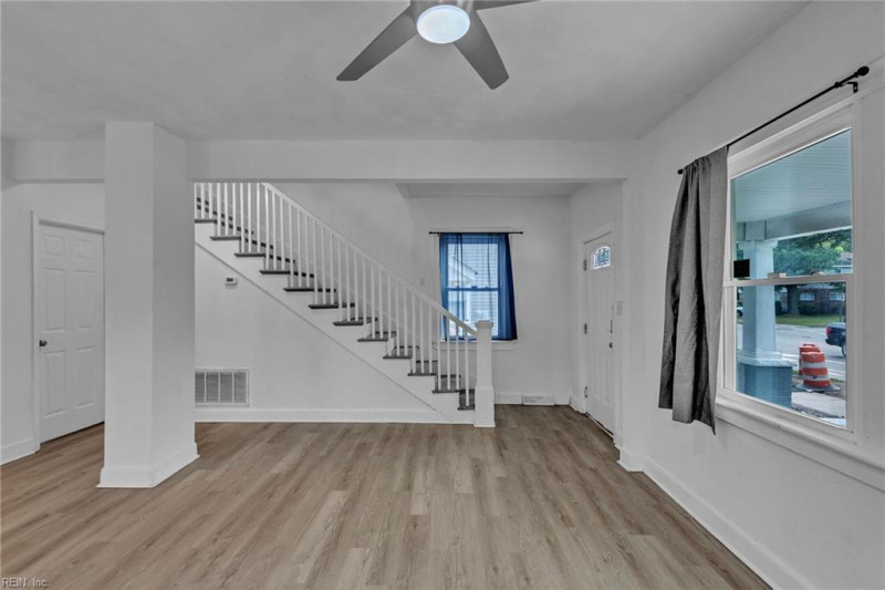 Photo 12 of 49 residential for sale in Portsmouth virginia