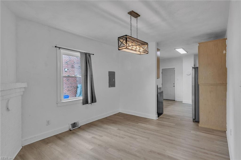 Photo 17 of 49 residential for sale in Portsmouth virginia