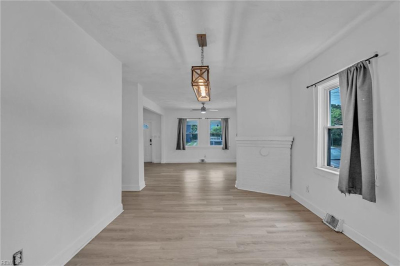 Photo 19 of 49 residential for sale in Portsmouth virginia