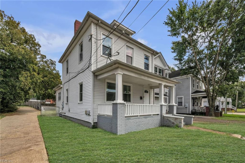 Photo 2 of 49 residential for sale in Portsmouth virginia