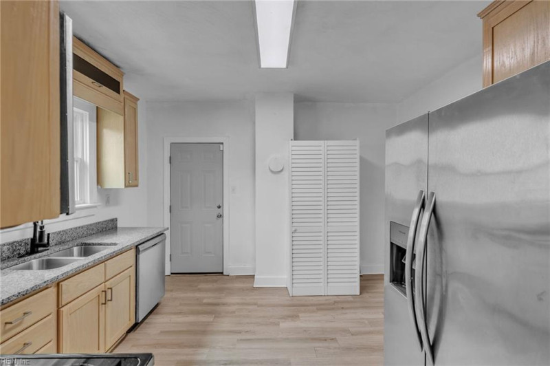 Photo 21 of 49 residential for sale in Portsmouth virginia