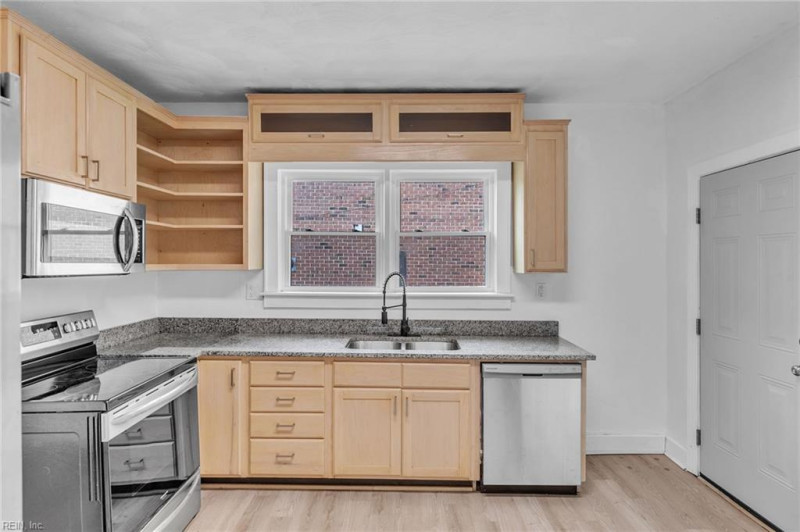 Photo 22 of 49 residential for sale in Portsmouth virginia