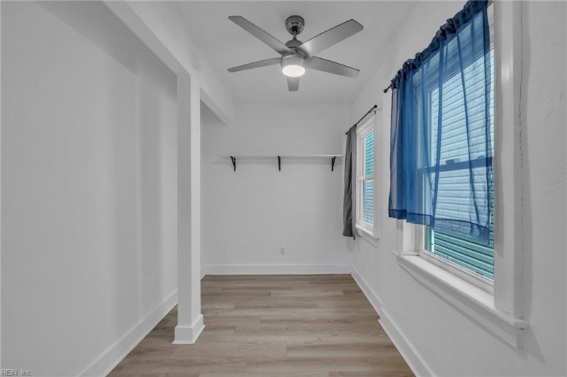 Photo 27 of 49 residential for sale in Portsmouth virginia