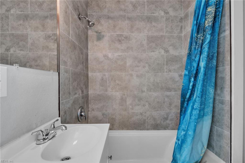 Photo 32 of 49 residential for sale in Portsmouth virginia