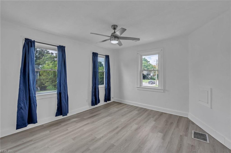 Photo 34 of 49 residential for sale in Portsmouth virginia