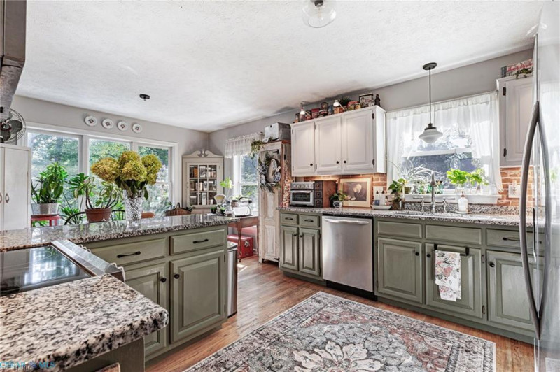 Photo 3 of 7 residential for sale in Williamsburg virginia Photo 3 of 7 residential for sale in Williamsburg virginia