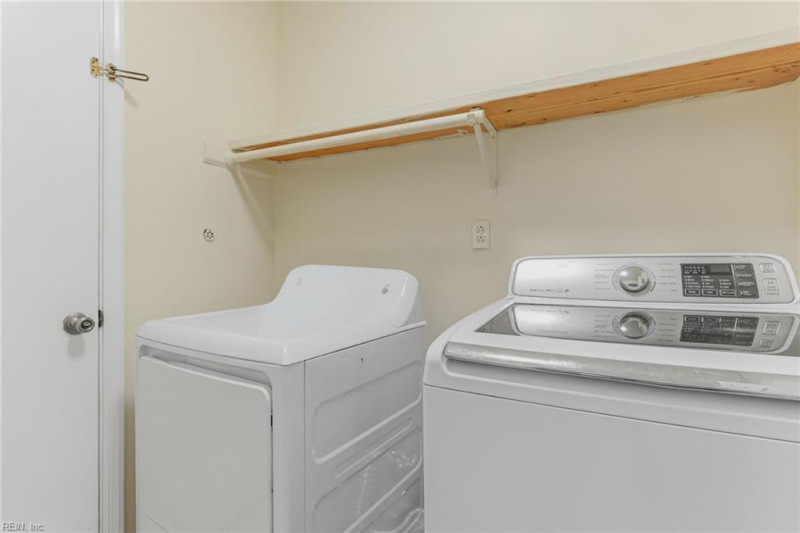 Photo 15 of 39 residential for sale in Virginia Beach virginia