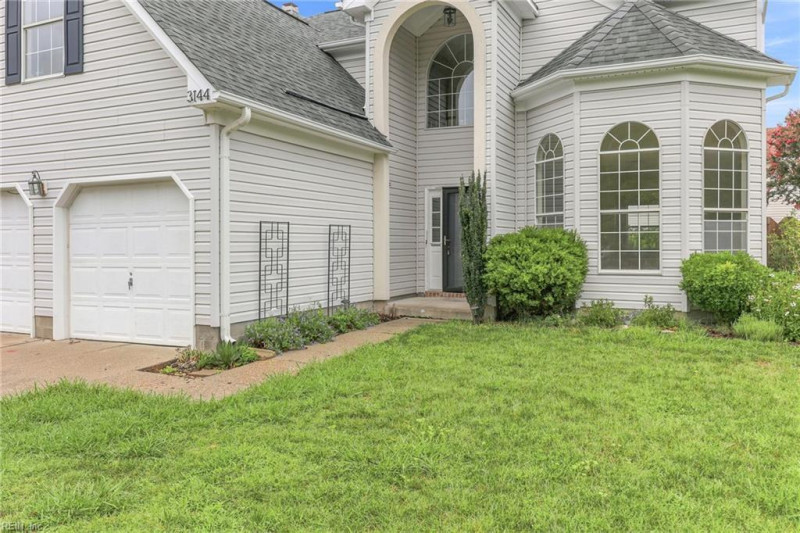 Photo 3 of 39 residential for sale in Virginia Beach virginia
