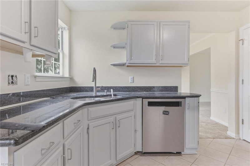 Photo 6 of 39 residential for sale in Virginia Beach virginia