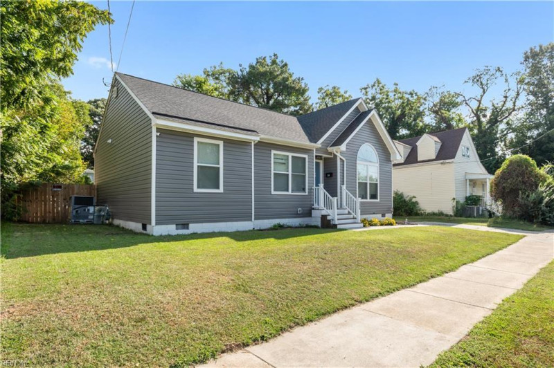 Photo 5 of 35 residential for sale in Newport News virginia