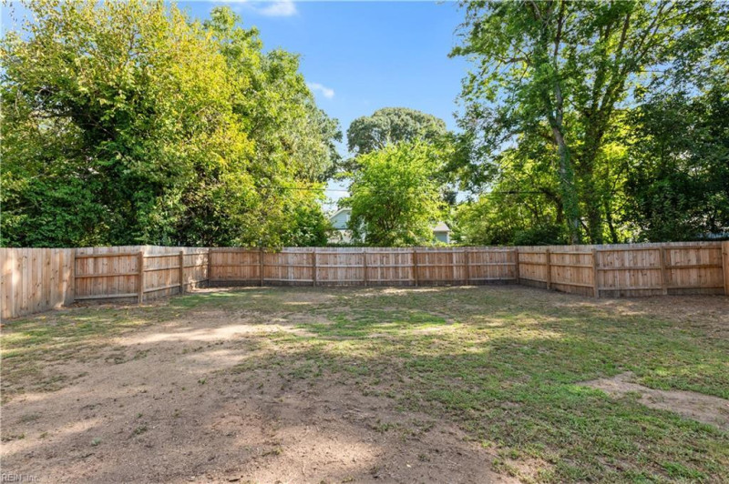 Photo 8 of 35 residential for sale in Newport News virginia