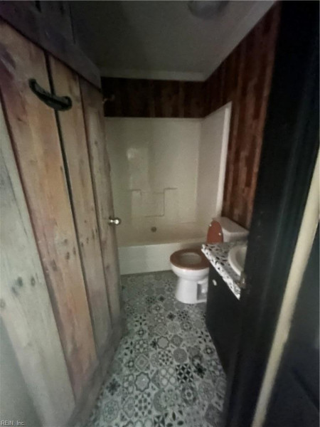 Photo 14 of 21 residential for sale in Suffolk virginia