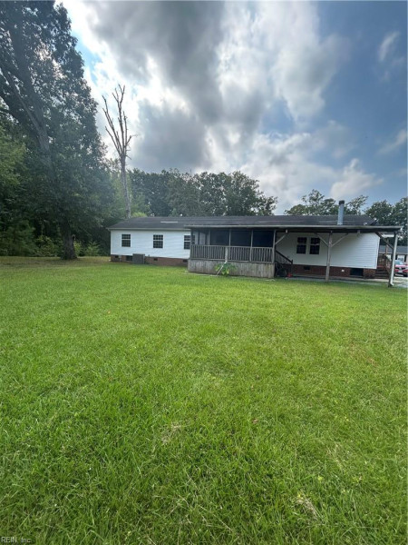 Photo 18 of 21 residential for sale in Suffolk virginia