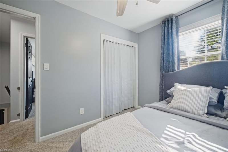 Photo 17 of 45 residential for sale in Newport News virginia