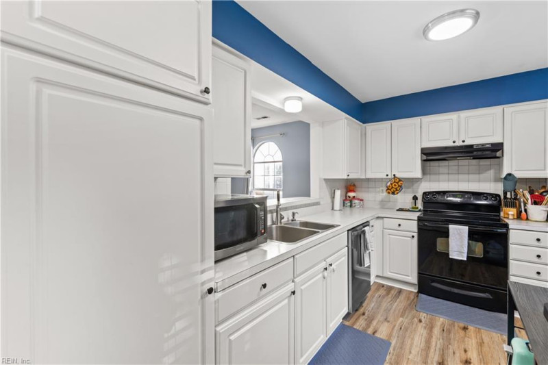 Photo 12 of 39 residential for sale in Newport News virginia