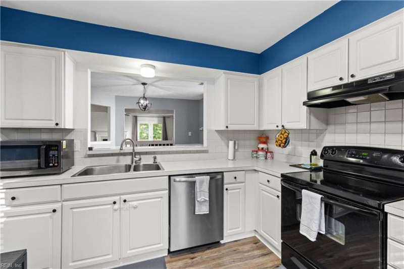 Photo 16 of 39 residential for sale in Newport News virginia
