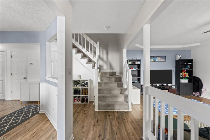 Photo 4 of 39 residential for sale in Newport News virginia