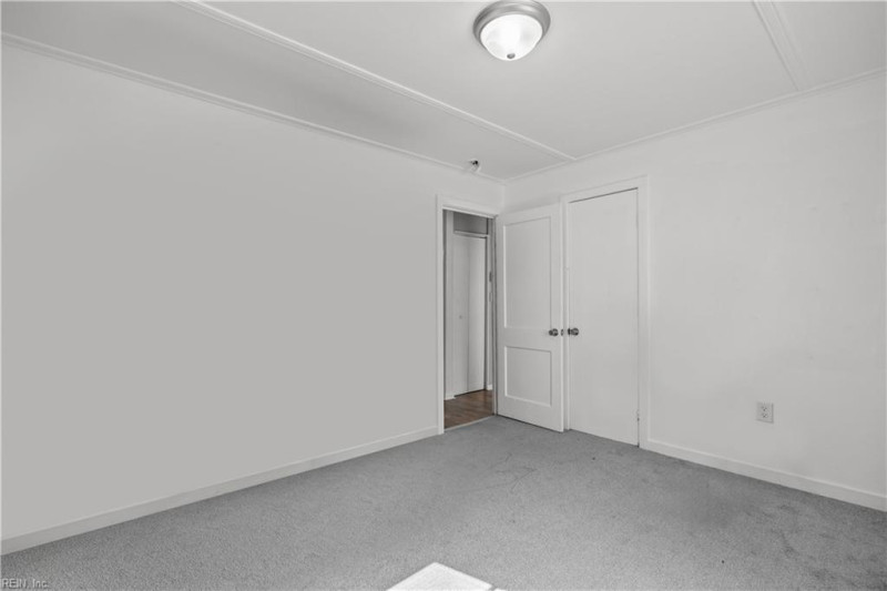 Photo 11 of 25 residential for sale in Portsmouth virginia