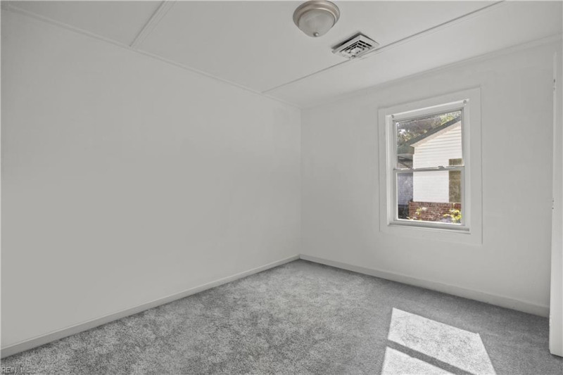Photo 12 of 25 residential for sale in Portsmouth virginia