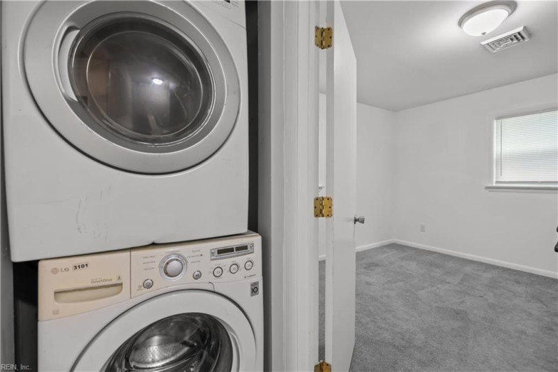 Photo 15 of 25 residential for sale in Portsmouth virginia