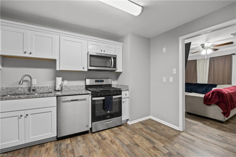 Photo 5 of 25 residential for sale in Portsmouth virginia
