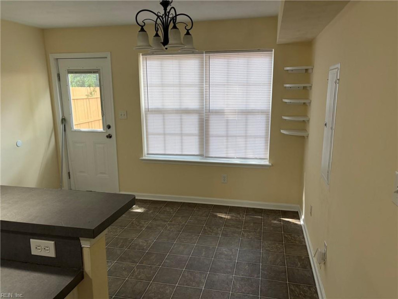 Photo 5 of 19 residential for sale in Chesapeake virginia