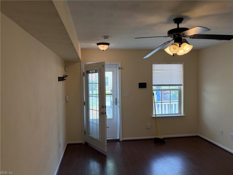 Photo 6 of 19 residential for sale in Chesapeake virginia