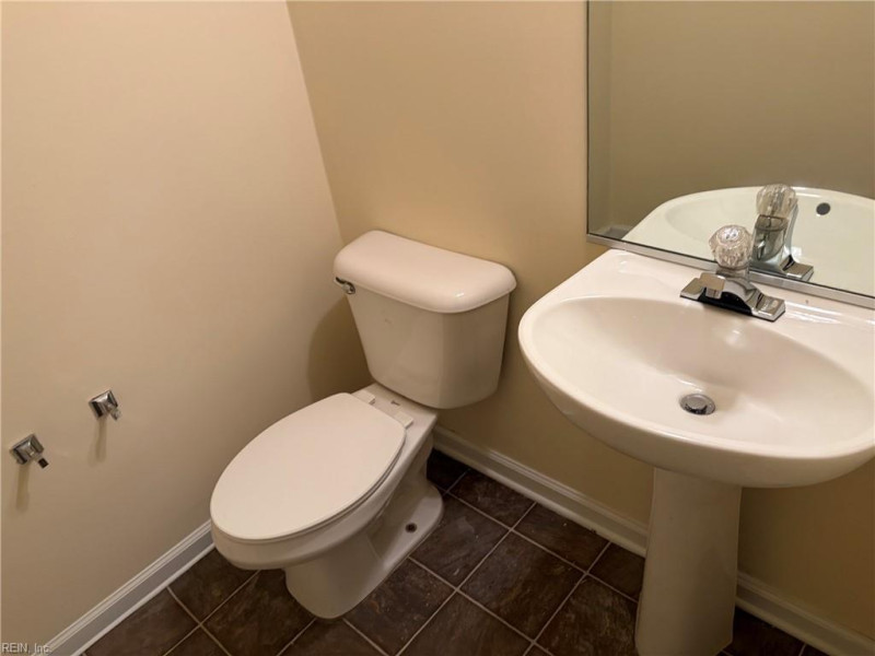 Photo 7 of 19 residential for sale in Chesapeake virginia