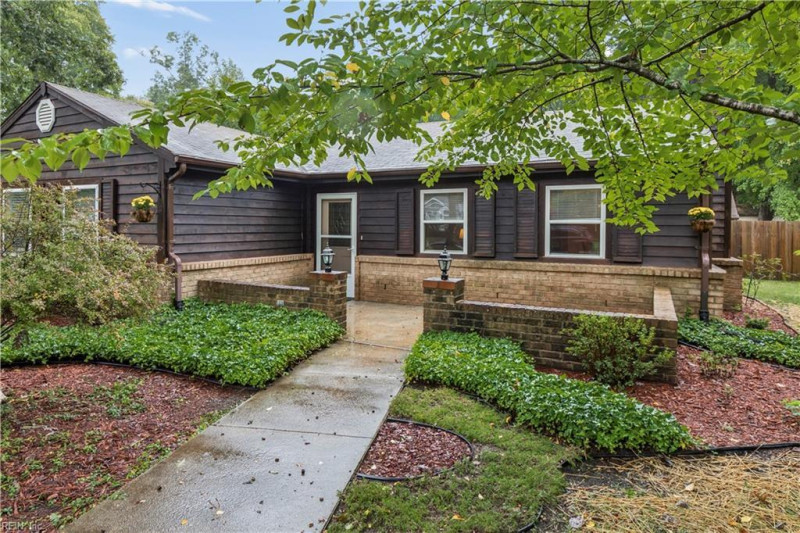 Photo 1 of 50 residential for sale in Gloucester County virginia