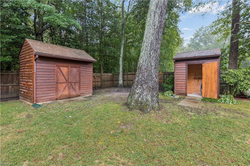 Photo 11 of 50 residential for sale in Gloucester County virginia