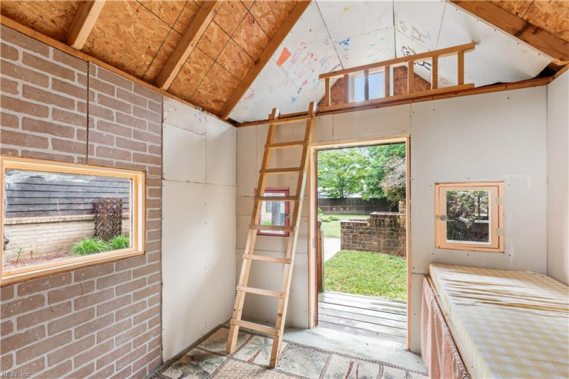 Photo 15 of 50 residential for sale in Gloucester County virginia