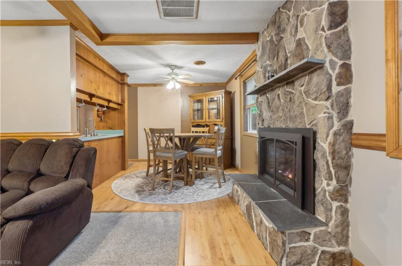 Photo 20 of 50 residential for sale in Gloucester County virginia