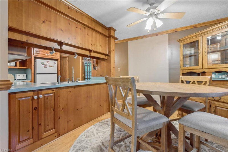 Photo 22 of 50 residential for sale in Gloucester County virginia
