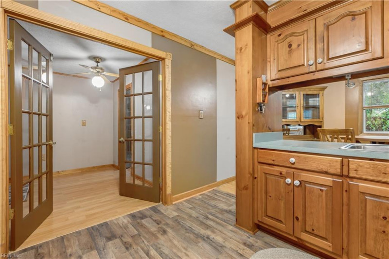 Photo 26 of 50 residential for sale in Gloucester County virginia
