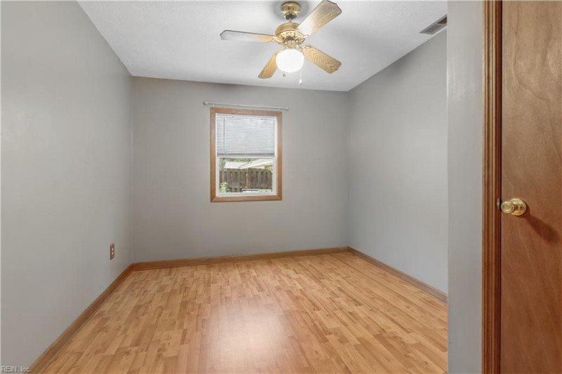 Photo 32 of 50 residential for sale in Gloucester County virginia