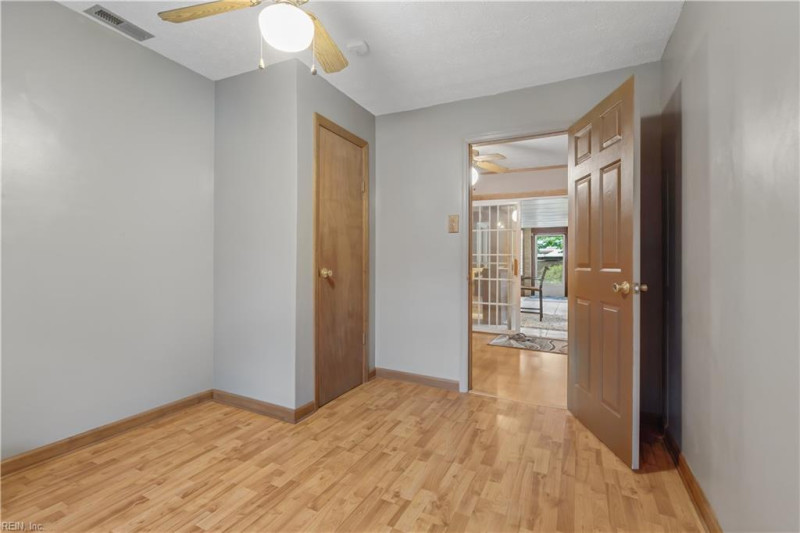 Photo 33 of 50 residential for sale in Gloucester County virginia