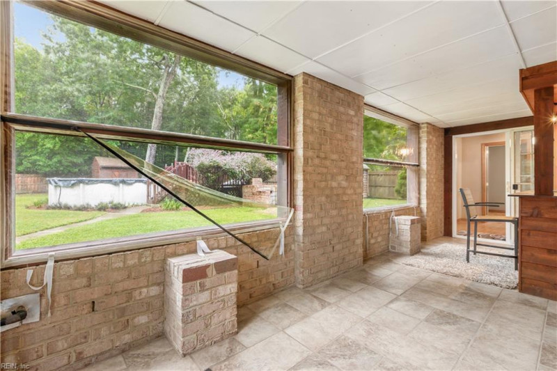 Photo 36 of 50 residential for sale in Gloucester County virginia