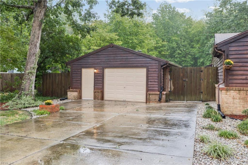 Photo 4 of 50 residential for sale in Gloucester County virginia