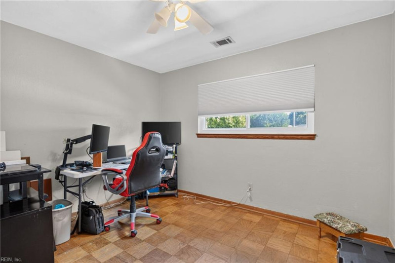 Photo 14 of 21 residential for sale in Virginia Beach virginia