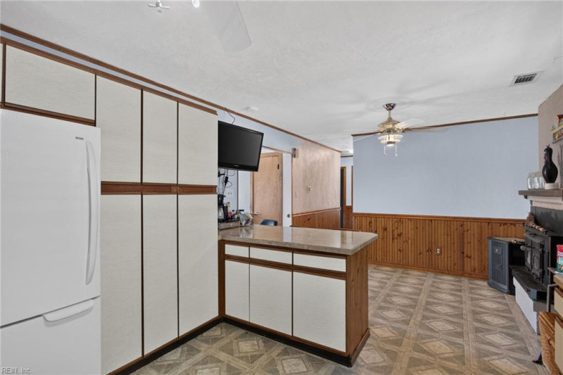 Photo 8 of 21 residential for sale in Virginia Beach virginia