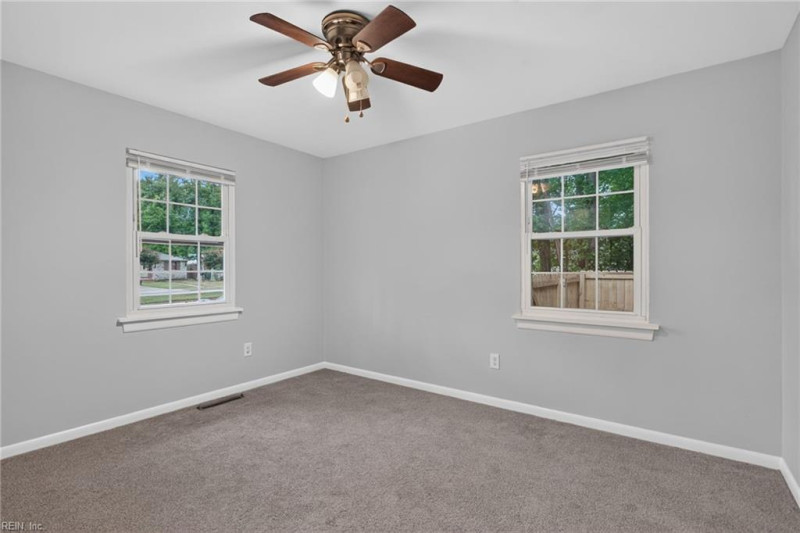 Photo 17 of 27 residential for sale in Hampton virginia
