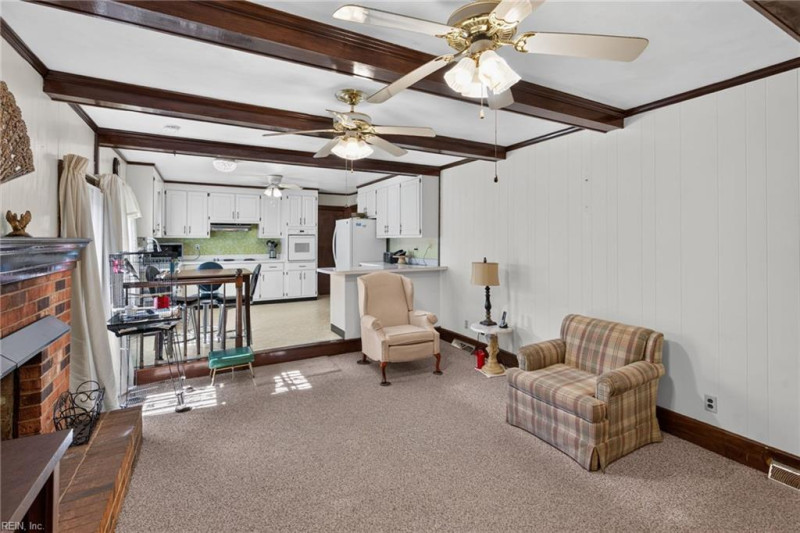 Photo 12 of 37 residential for sale in Portsmouth virginia